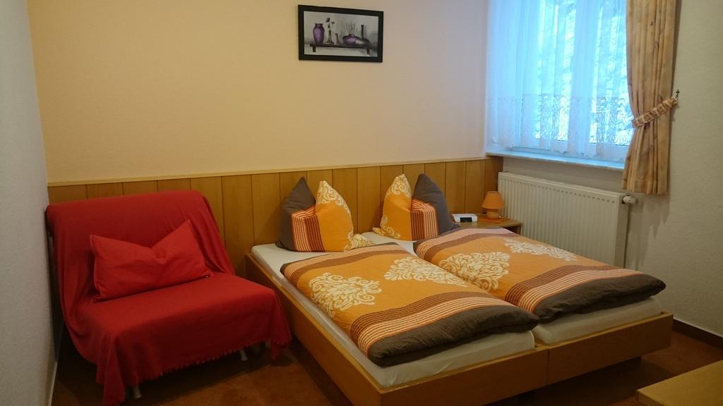 Pension Und Berggasthaus Kapellenstein Geyer Ruang foto